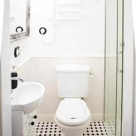Apartment Great Sleep In The Heart Of + Wifi + Washing Machine *